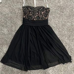David’s Bridal black cocktail dress size 8. Like new only worn once !